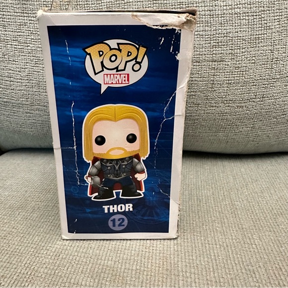 Funko POP! Marvel Avengers Thor #12 Vinyl Figure DAMAGED BOX SEE PICS - Picture 5 of 6